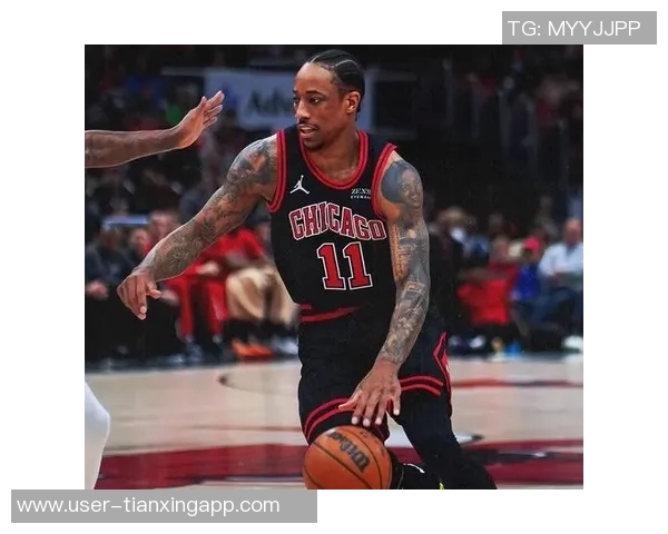 梅里尔半场表现出色三分球命中率高达60贡献10分2篮板1助攻