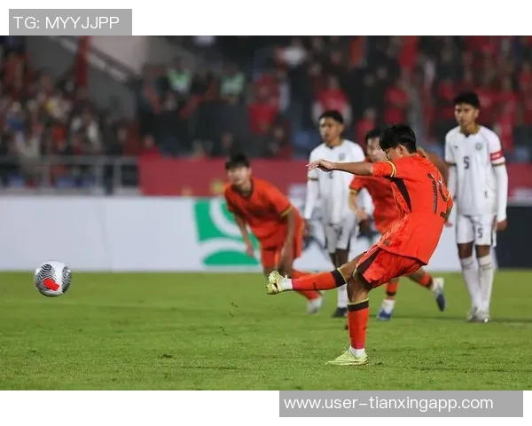 U16国足大胜8-0徐正鹏传中助攻张伯霖精彩头球破门