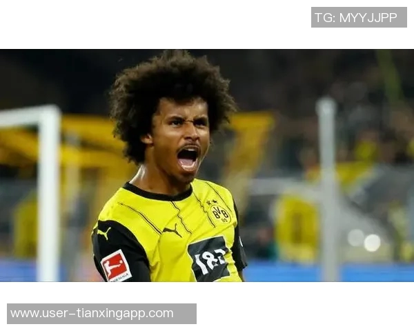 曼联对多特边锋阿德耶米表现出兴趣球探主管与其关系密切